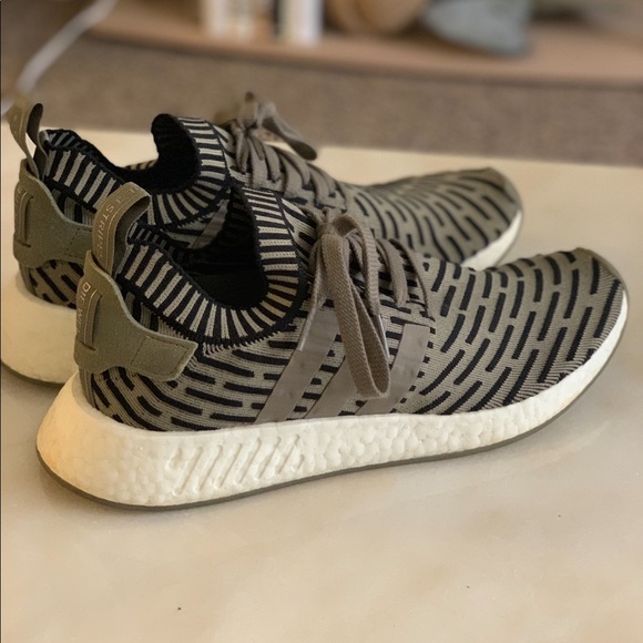 Adidas NMD R2 - Picture 2 of 2